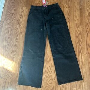 Edikted Ayla Low rise carpenter jeans 
Brand new
Size medium(27.5-29.5 in waist)
